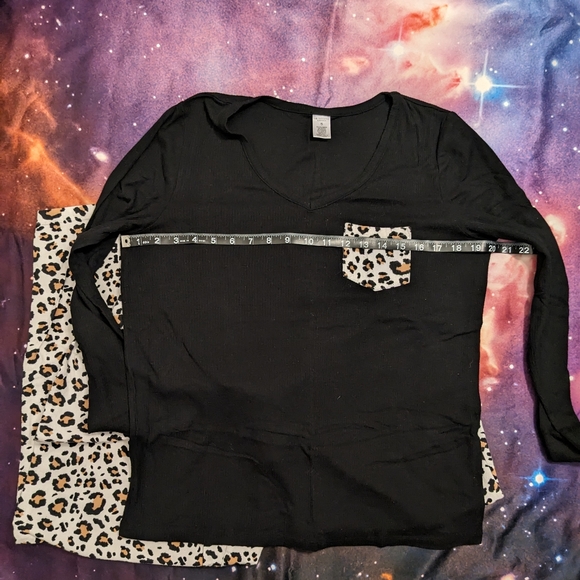 🐆 Liz Claiborne Cheetah Leopard Pajama Set Size Small - Picture 8 of 10